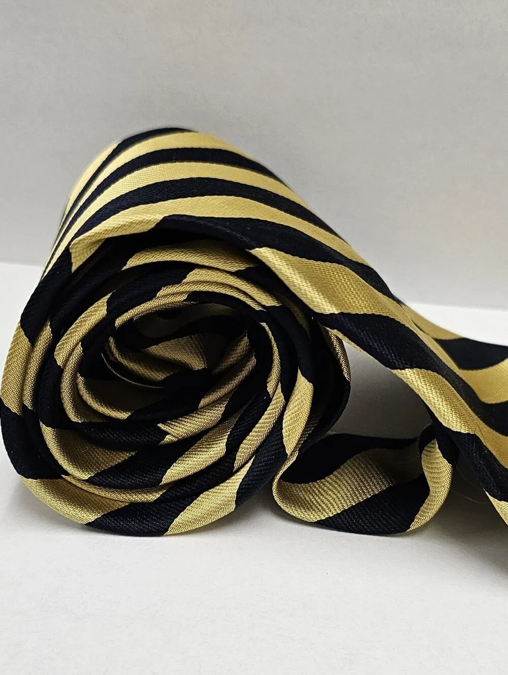 Brooks Brothers Black and Yellow Diagonal Stripe Tie